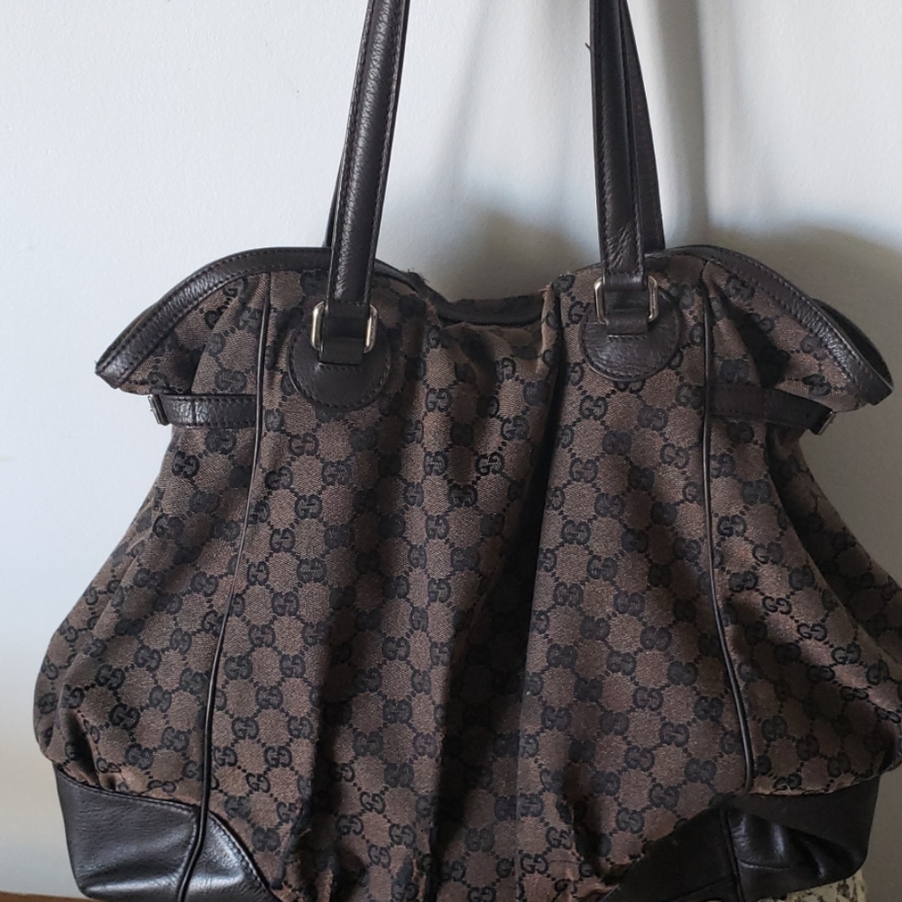 Brown / black Gucci monogram tote